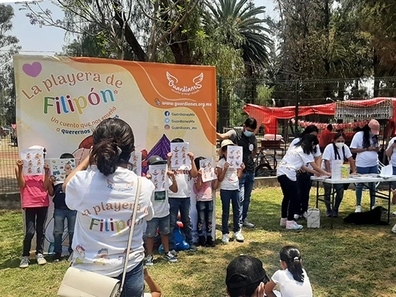 Actividad con niños del programa Humanitas Vive