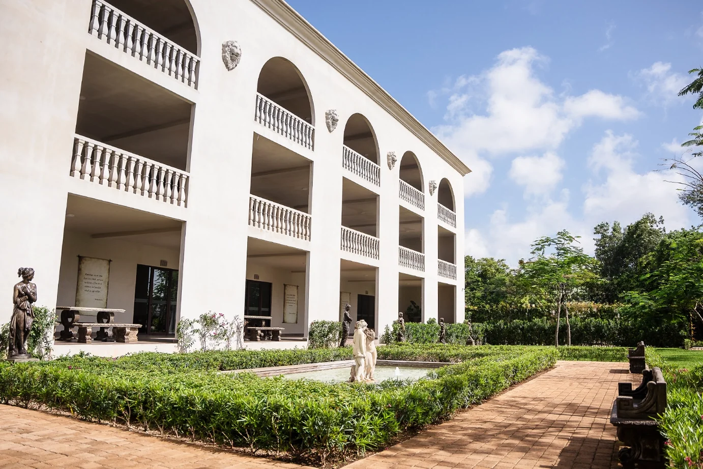 CAMPUS MAGNO CANCÚN